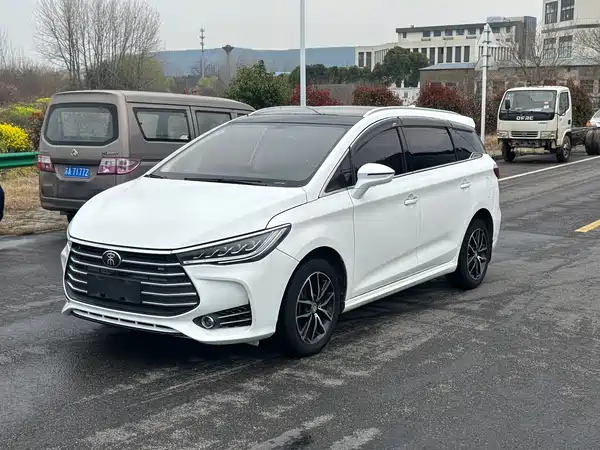 BYD Song MAX 2017
