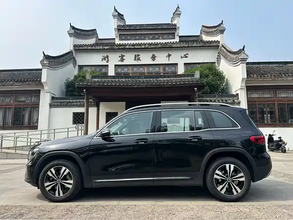 Mercedes-Benz GLB 2024