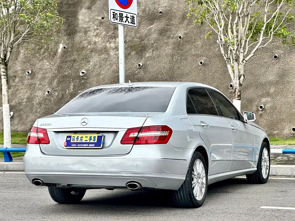 Mercedes-Benz E-Class 2012 — фото 17