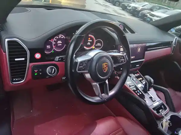 Porsche Cayenne 2022