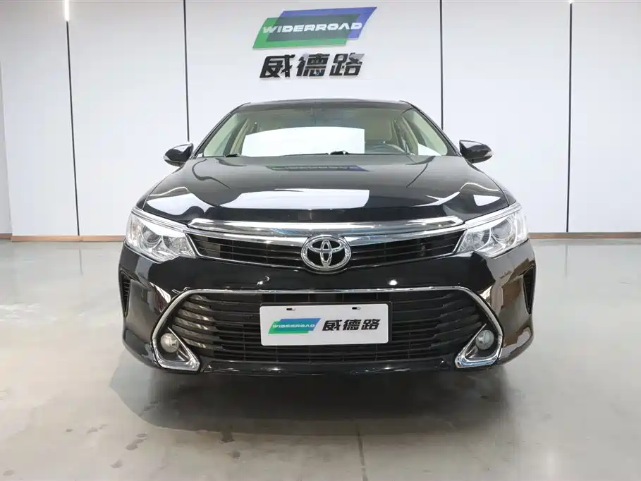 Toyota Camry 2017 — фото 2