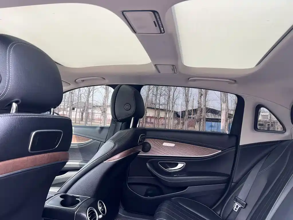 Mercedes-Benz E-Class 2020 — фото 12
