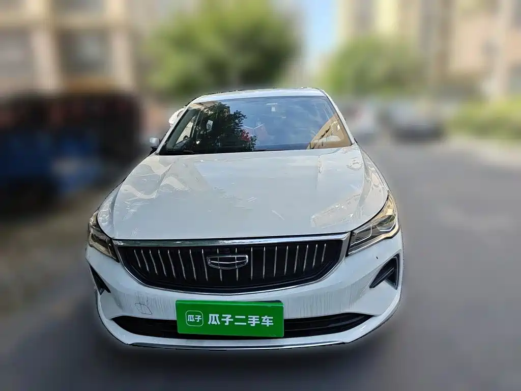 Geely Emgrand 2022