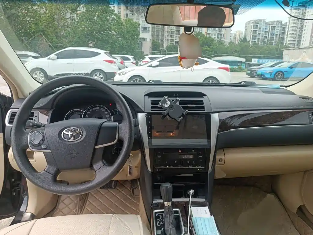 Toyota Camry 2017 — фото 13
