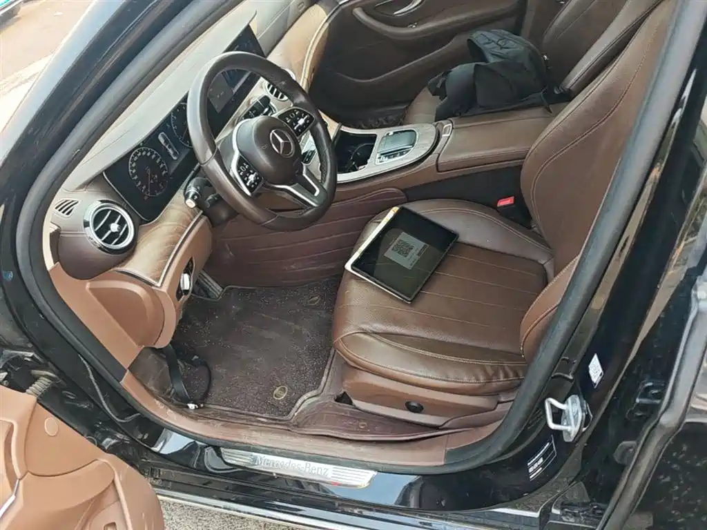 Mercedes-Benz E-Class 2019 — фото 15
