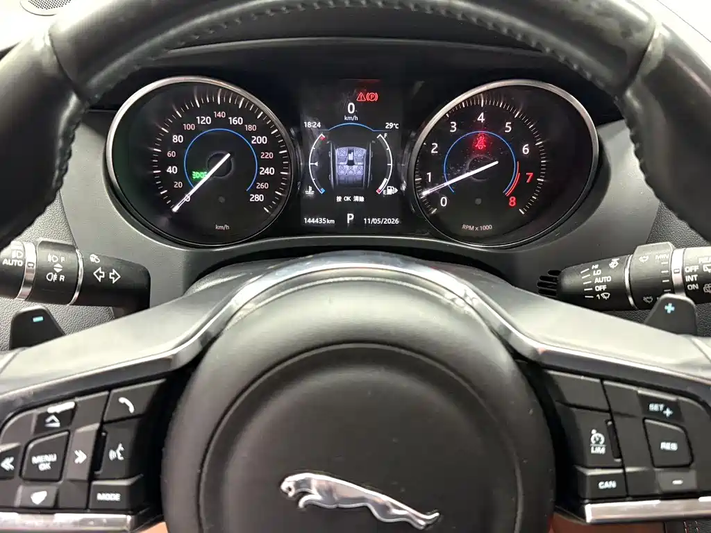 Jaguar F-PACE 2017 — фото 2