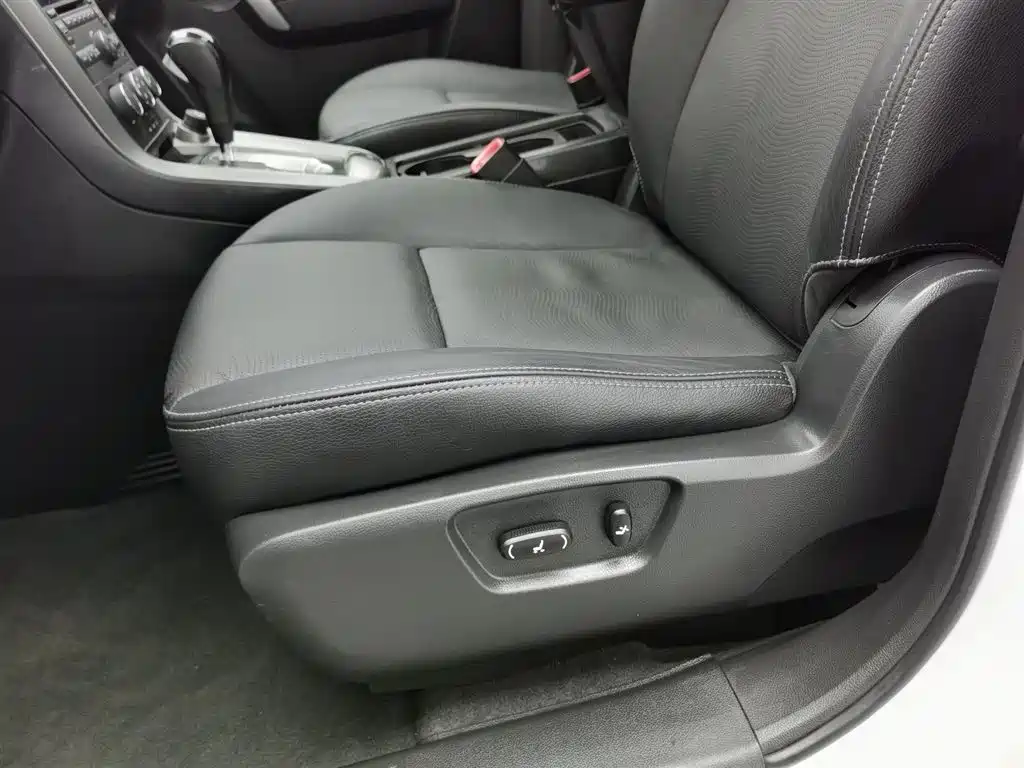 Chevrolet Captiva 2015 — фото 20