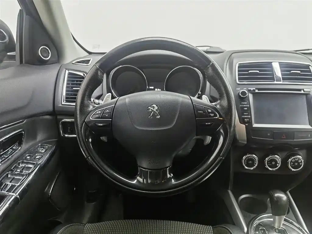 Peugeot 4008 2014 — фото 11