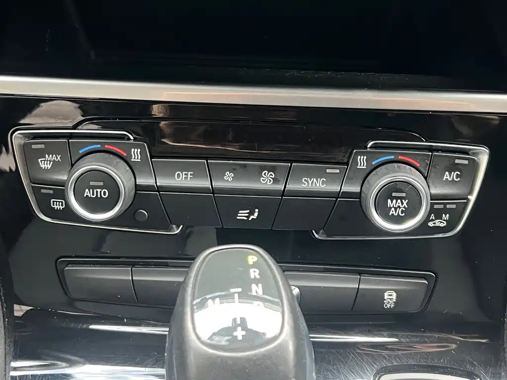 BMW 2 Series Active Tourer 2018 — фото 11