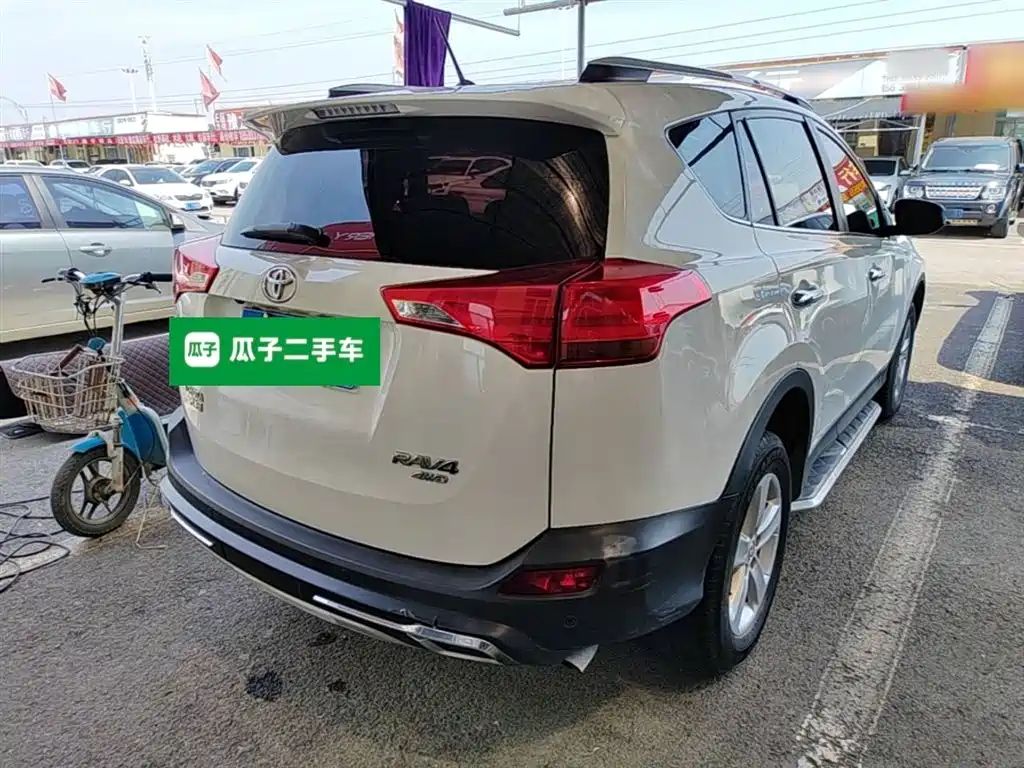 Toyota RAV4 2014 — фото 7