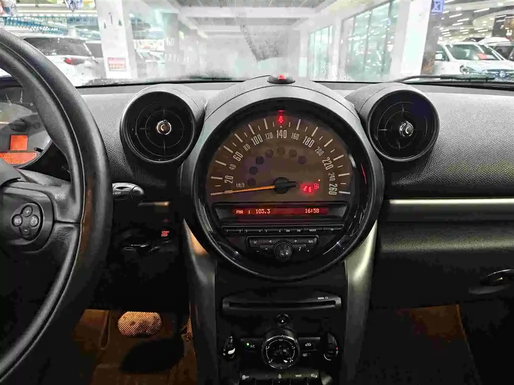 MINI Countryman 2016 — фото 10