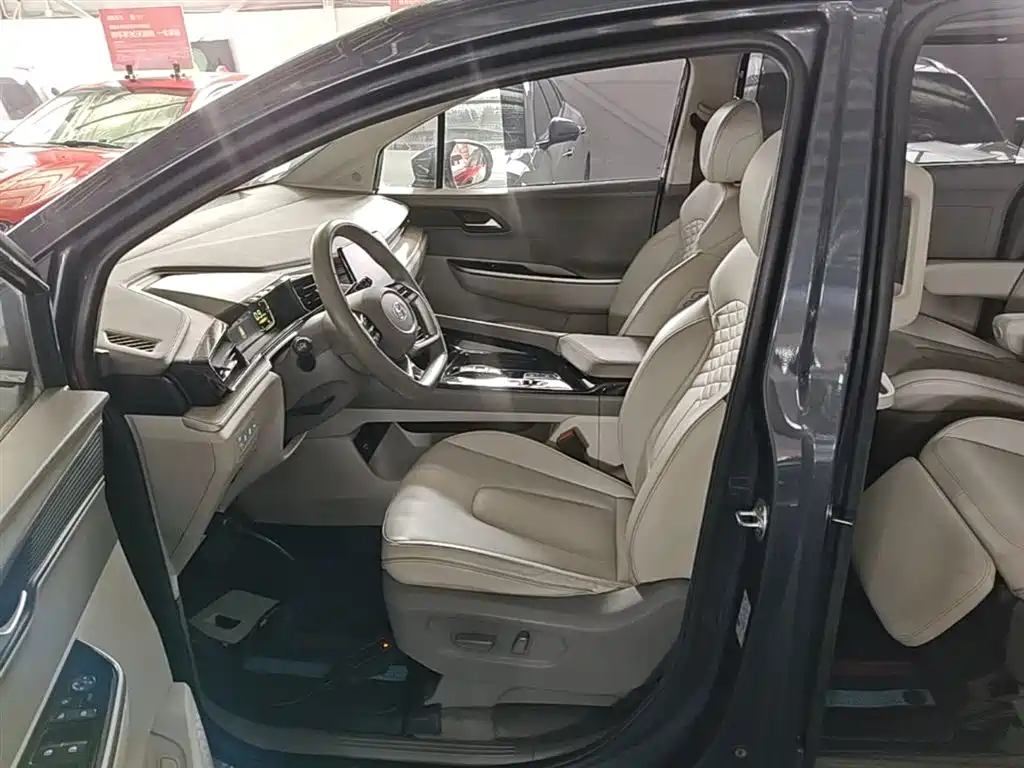 Hyundai Custo 2021 — фото 15