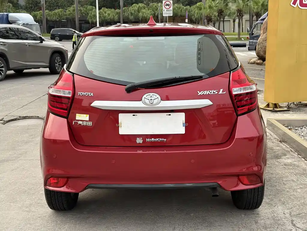 Toyota Yaris L 2019 — фото 10