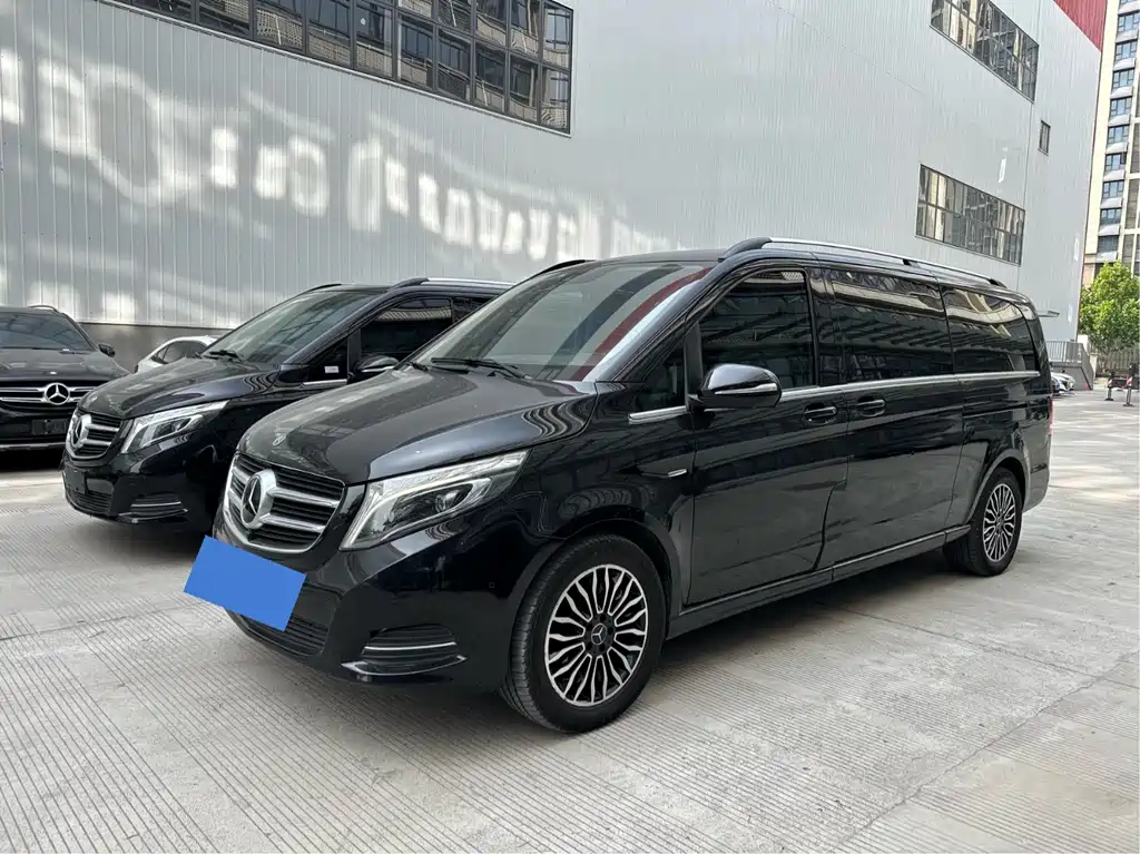 Mercedes-Benz V-Class 2017 — фото 1