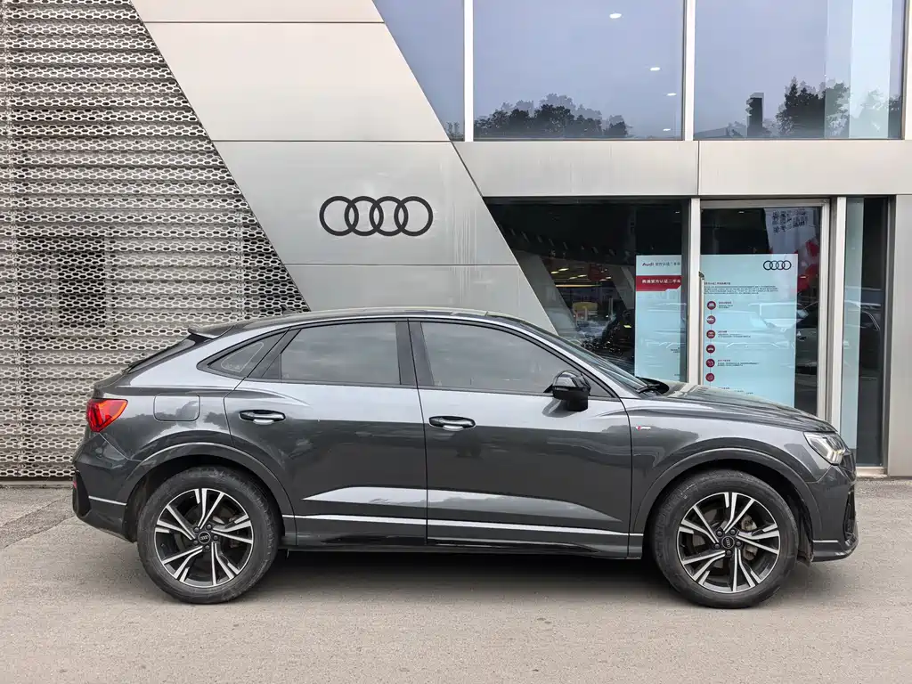 Audi Q3 Sportback 2023 — фото 12