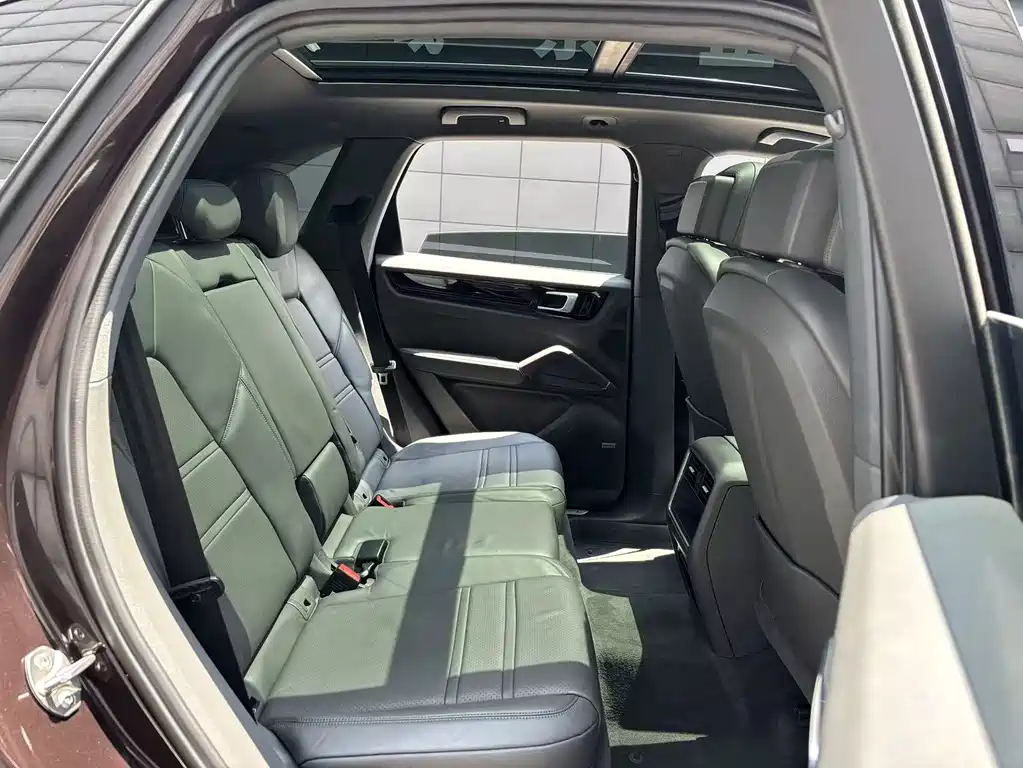 Porsche Cayenne 2018 — фото 18