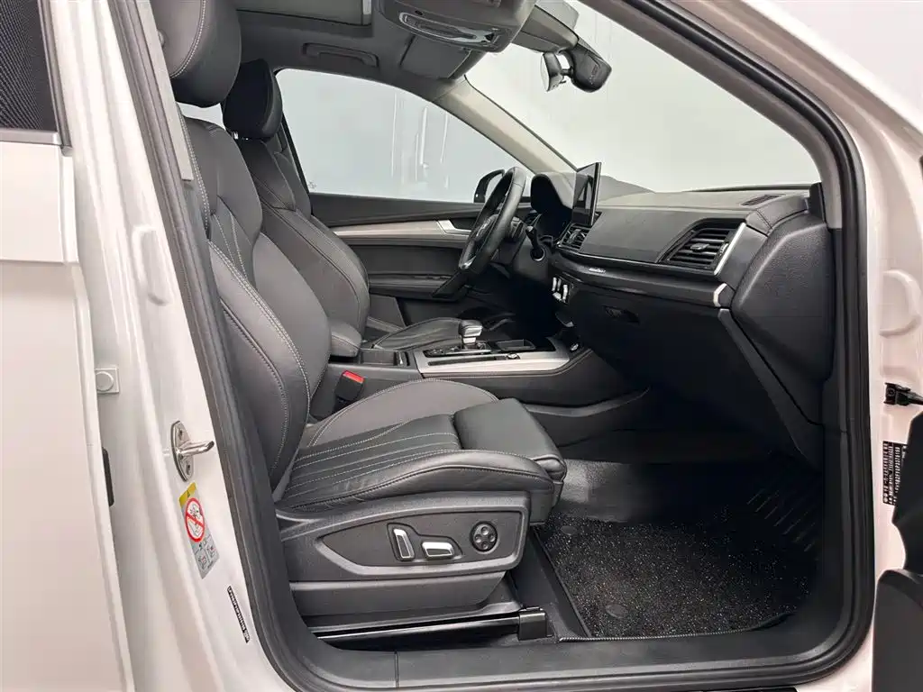 Audi Q5L 2023 — фото 12