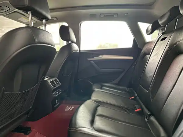 Audi Q5L 2020