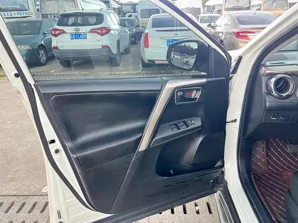 Toyota RAV4 2016
