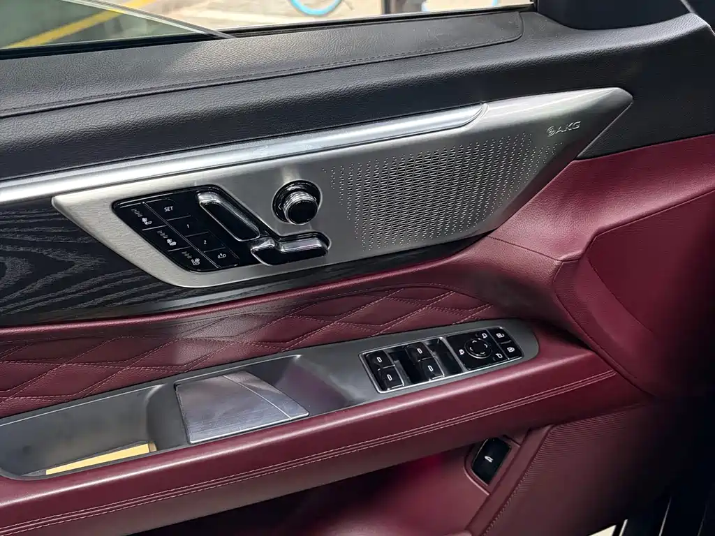Cadillac CT6 2023 — фото 12