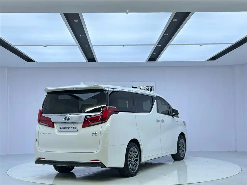 Toyota Alphard 2022 — фото 5