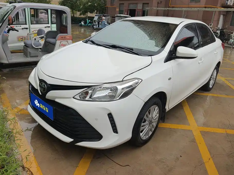 Toyota Vios 2017 — фото 1