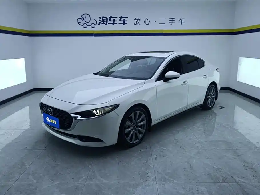 Mazda 3 Axela 2021 — фото 1