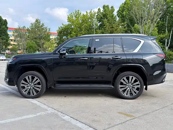 Lexus LX 2025