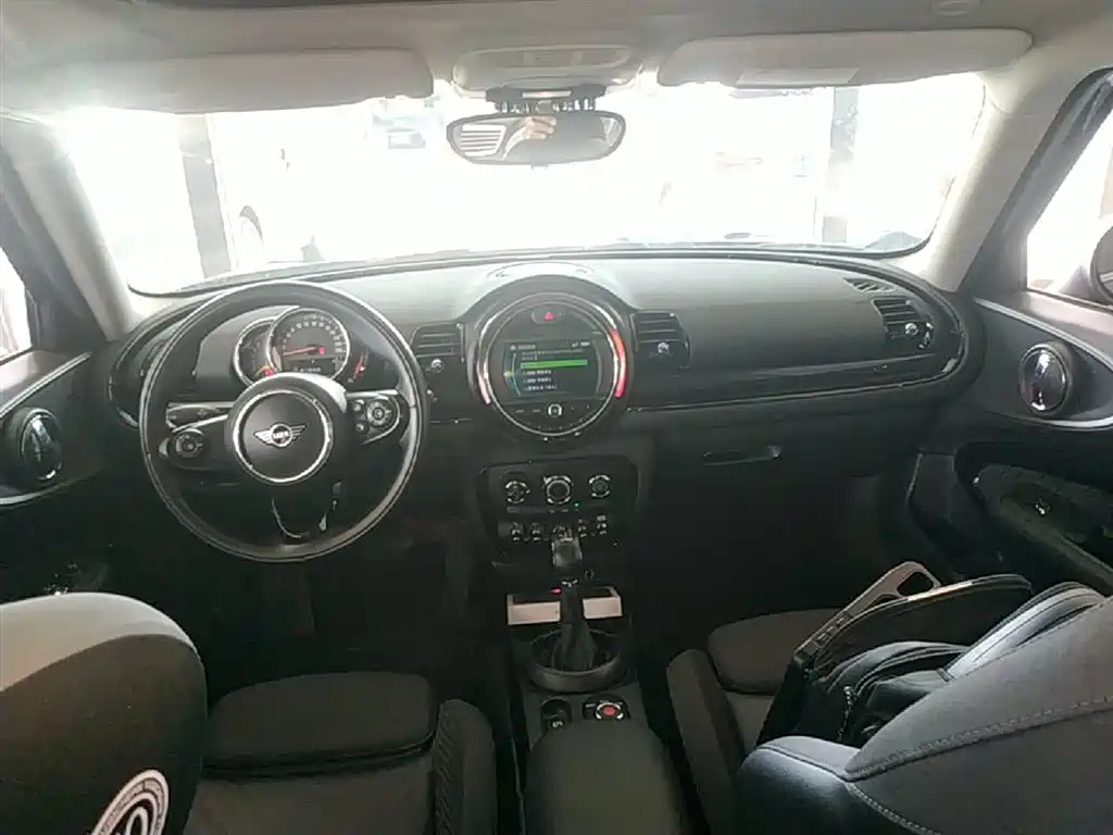 MINI Clubman 2018 — фото 10