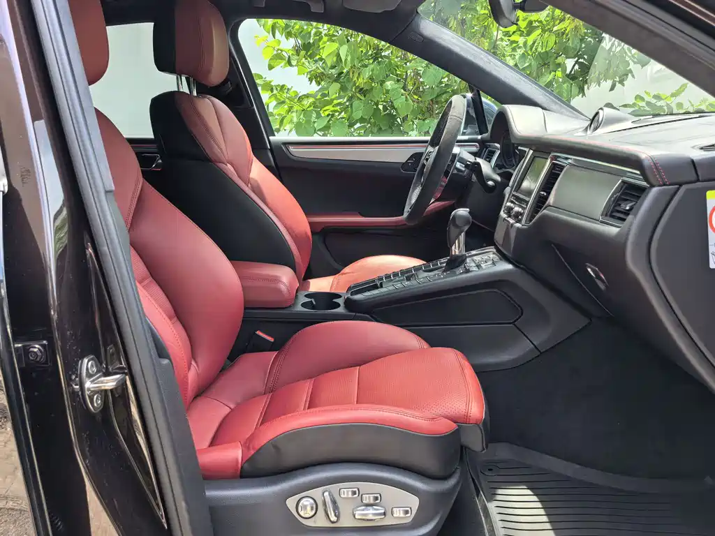 Porsche Macan 2017 — фото 10