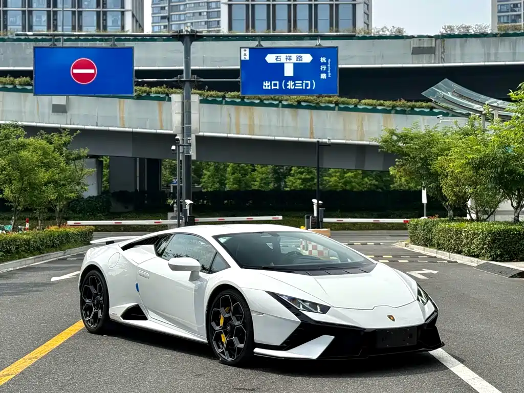 Lamborghini Huracán 2024 — фото 2