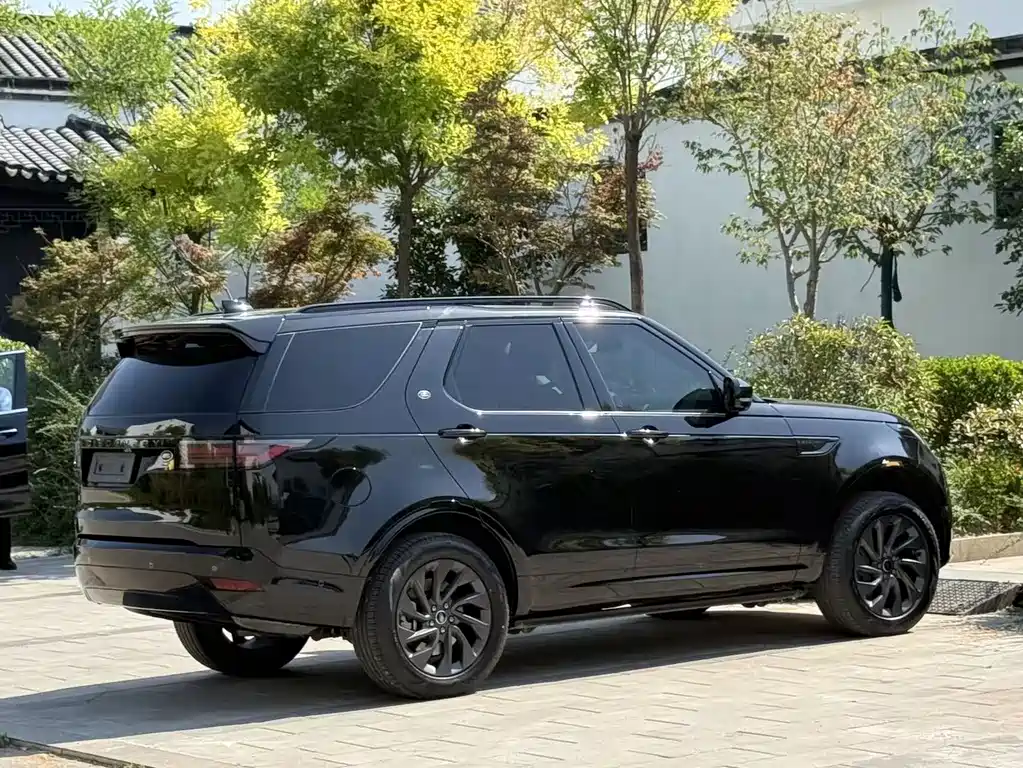 Land Rover Discovery 2023 — фото 18
