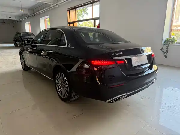 Mercedes-Benz E-Class 2022