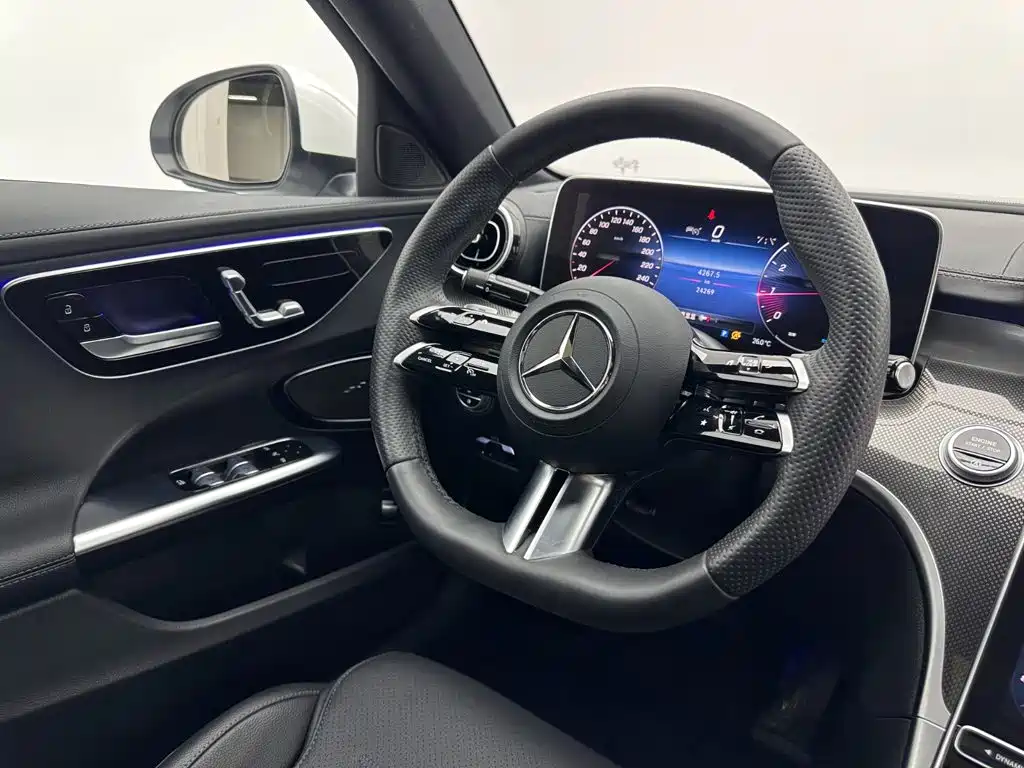 Mercedes-Benz C-Class 2022 — фото 10