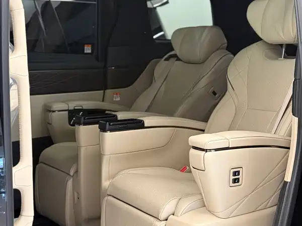 Toyota Vellfire 2024