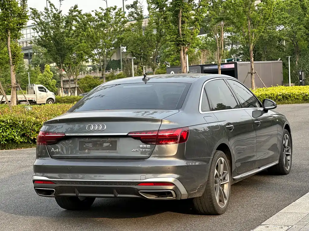 Audi A4L 2023 — фото 6