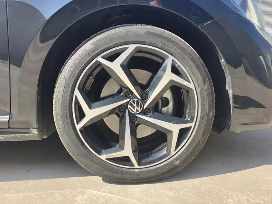 Volkswagen Passat 2024