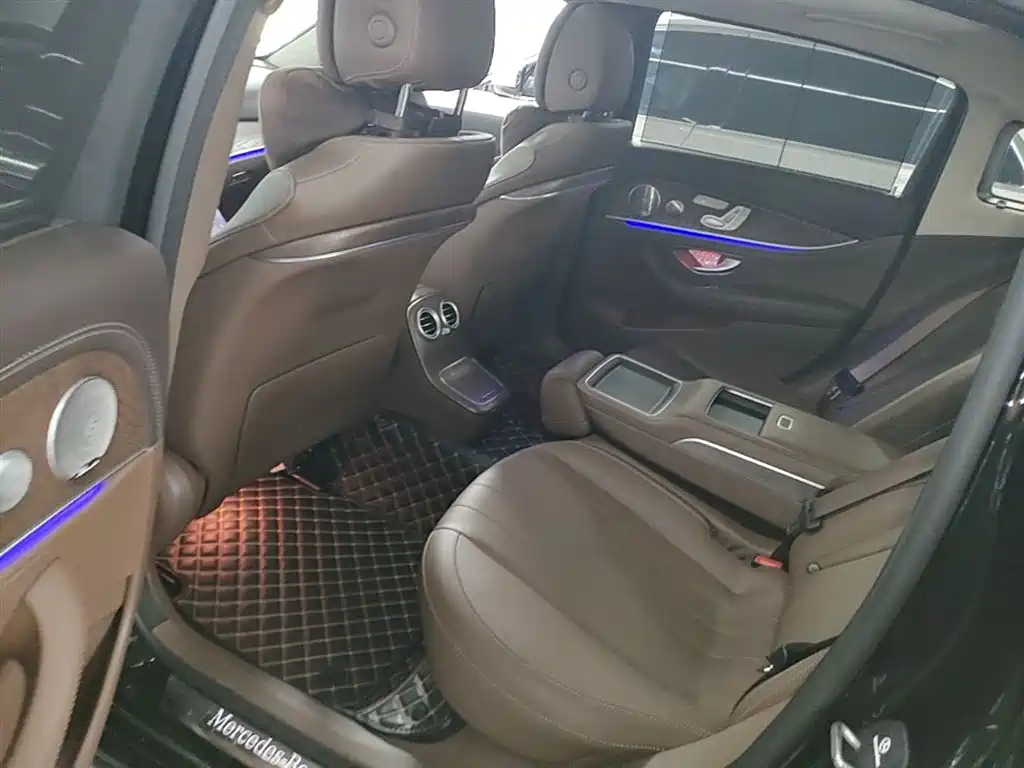 Mercedes-Benz E-Class 2023 — фото 17