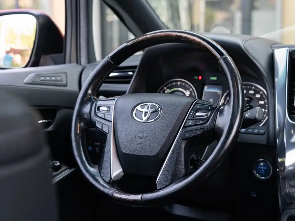 Toyota Alphard 2021 — фото 12