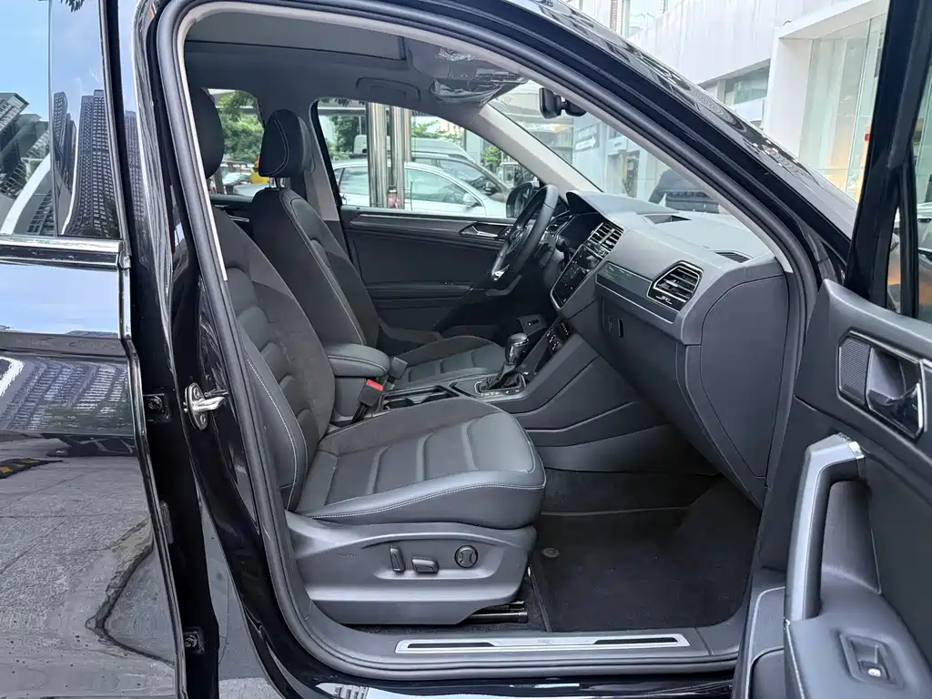 Volkswagen Tiguan L 2020 — фото 14