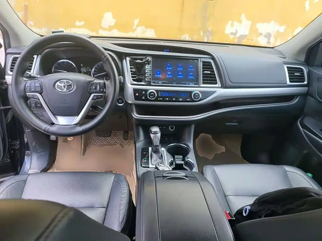 Toyota Highlander 2021 — фото 10