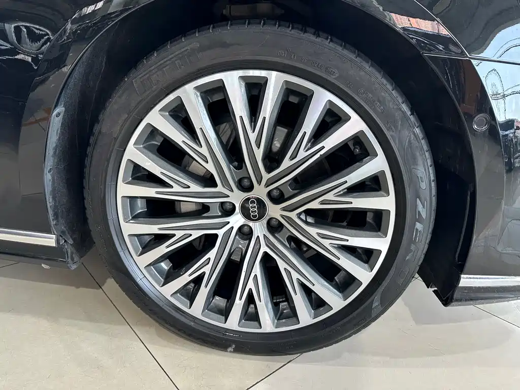 Audi A8 2024