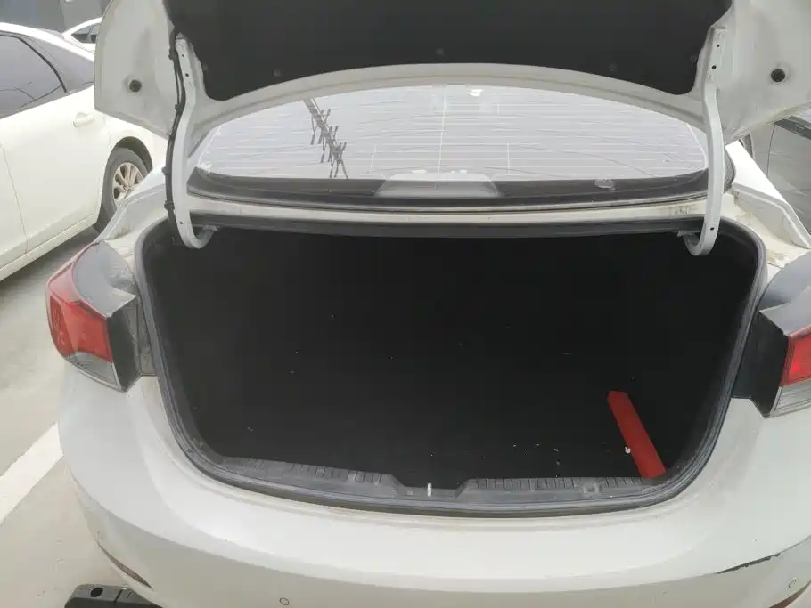 Hyundai Elantra 2016