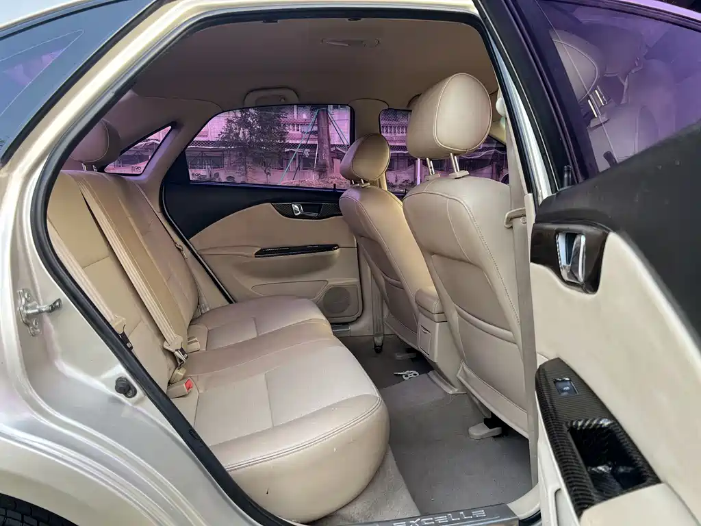 Buick Excelle 2015 — фото 16