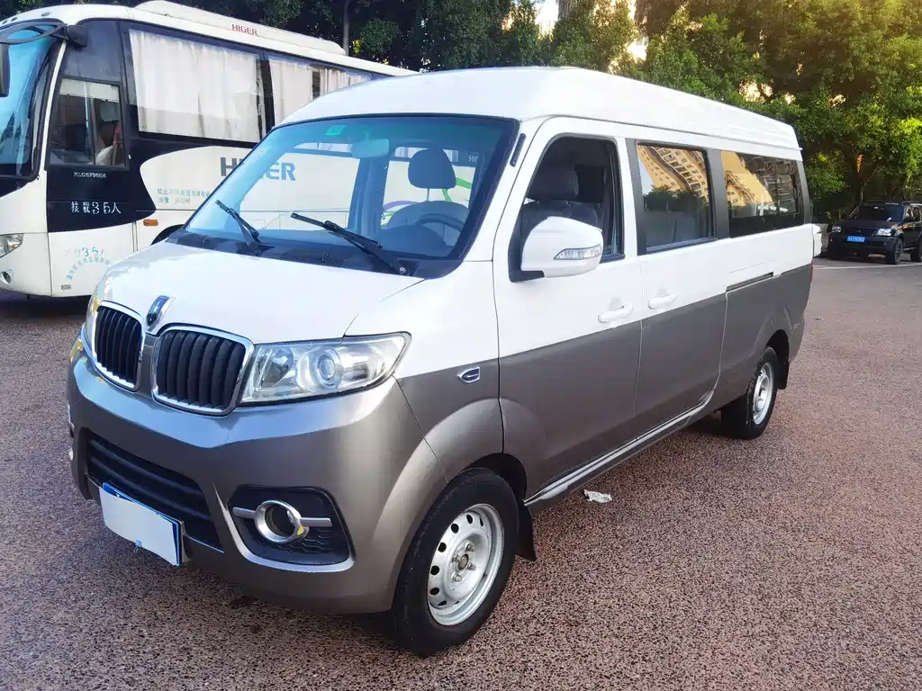 Jinbei Hiace X30L 2017