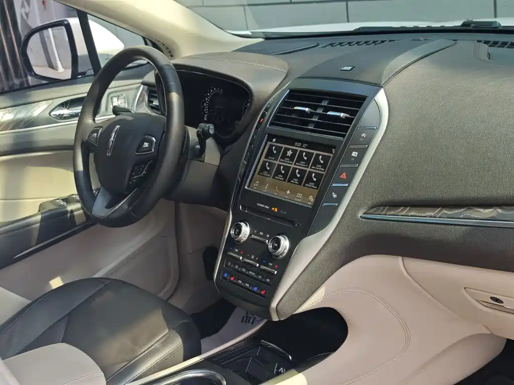 Lincoln MKC 2018 — фото 12