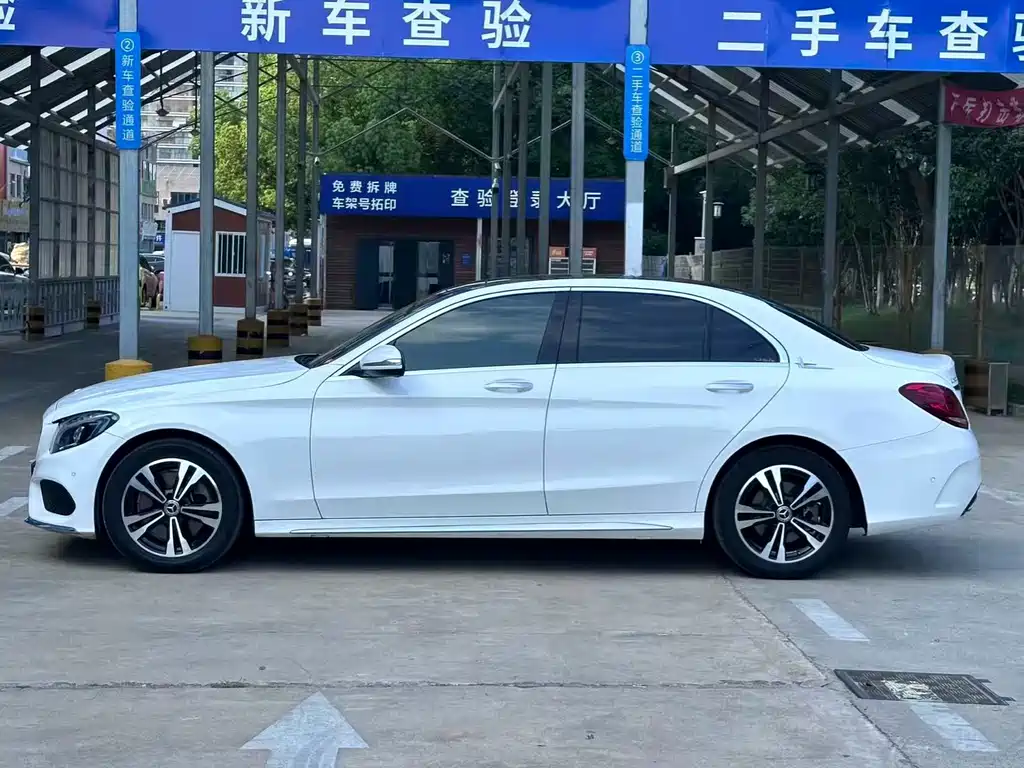 Mercedes-Benz C-Class 2018 — фото 9