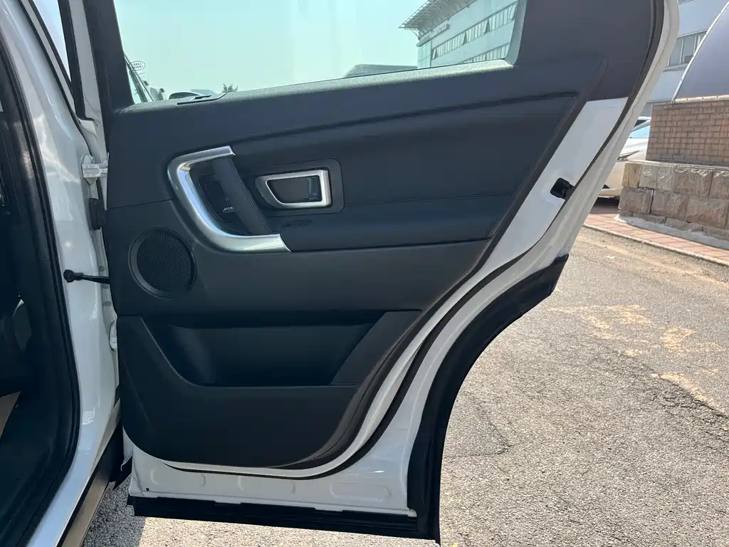 Land Rover Discovery Sport 2018 — фото 31