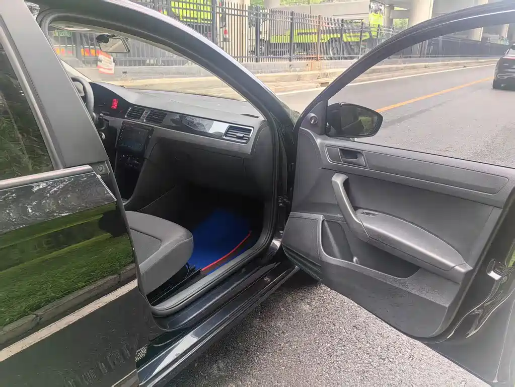 Volkswagen Santana 2015