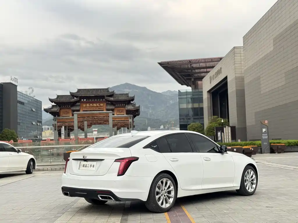 Cadillac CT5 2023 — фото 9